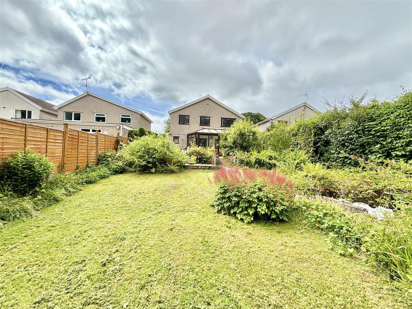 Hen Parc Avenue, Upper Killay, Swansea, SA2 7HA